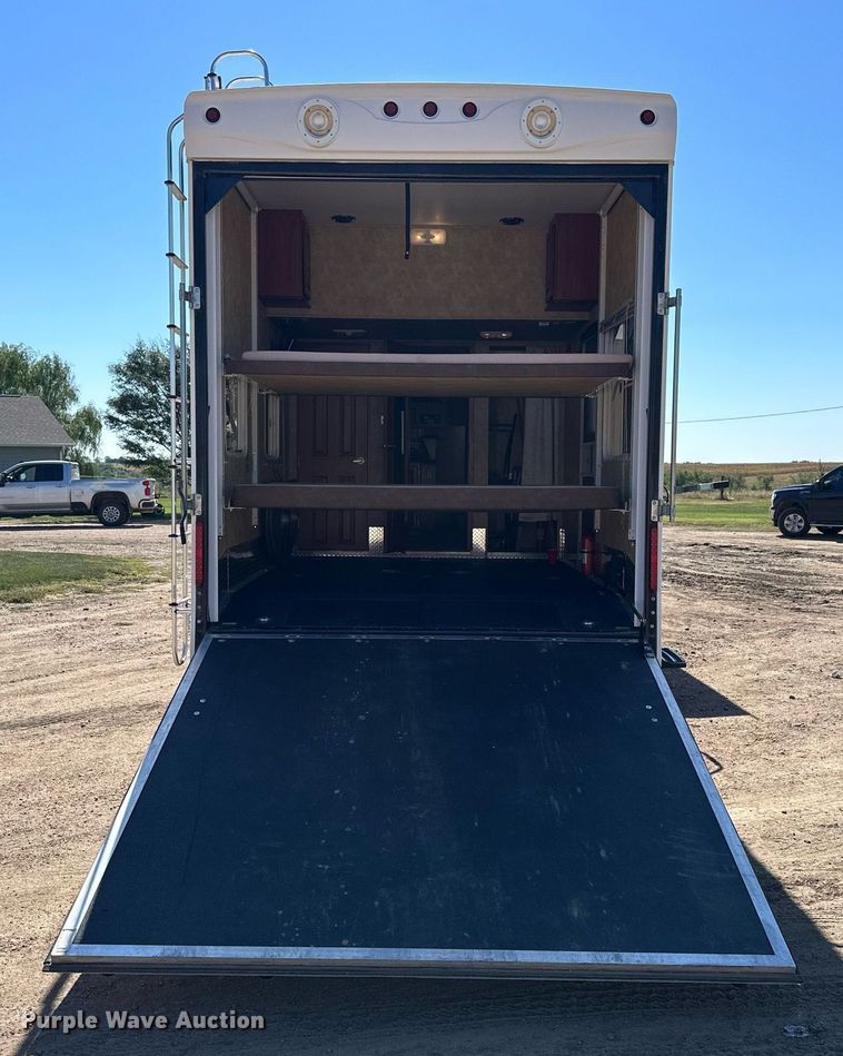 image for item NP9535 2010 Heartland Cyclone 3950  toy hauler camper