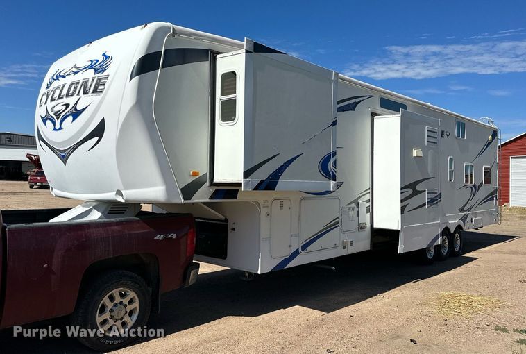 image for item NP9535 2010 Heartland Cyclone 3950  toy hauler camper