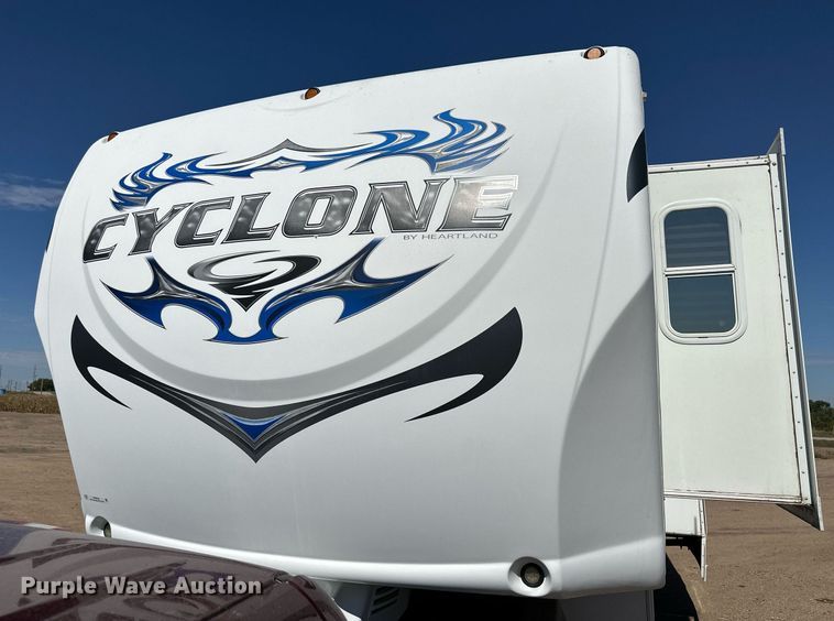 image for item NP9535 2010 Heartland Cyclone 3950  toy hauler camper