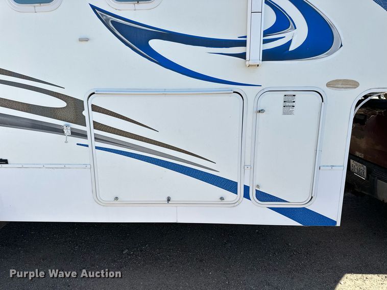 image for item NP9535 2010 Heartland Cyclone 3950  toy hauler camper