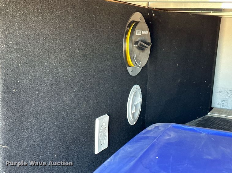 image for item NP9535 2010 Heartland Cyclone 3950  toy hauler camper