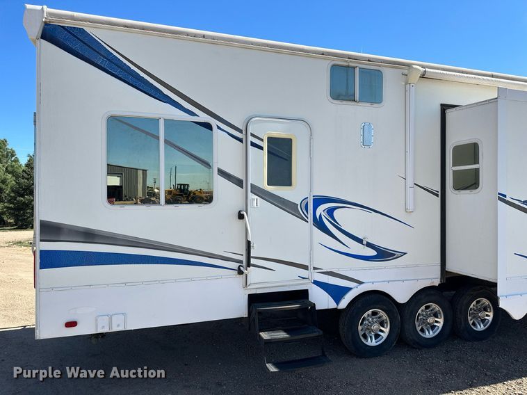 image for item NP9535 2010 Heartland Cyclone 3950  toy hauler camper