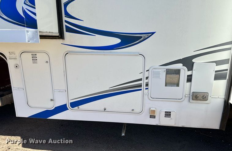 image for item NP9535 2010 Heartland Cyclone 3950  toy hauler camper