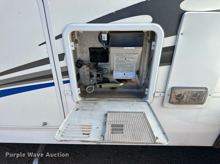 image for item NP9535 2010 Heartland Cyclone 3950  toy hauler camper