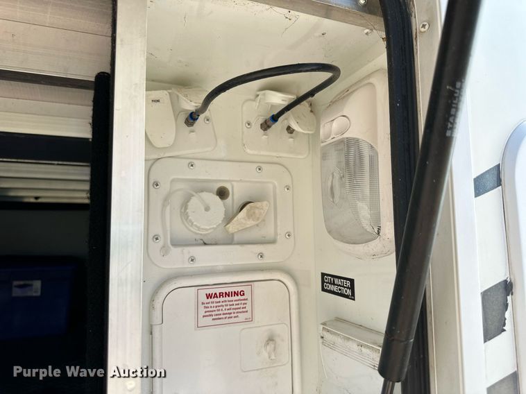 image for item NP9535 2010 Heartland Cyclone 3950  toy hauler camper