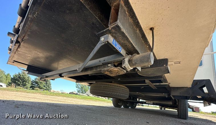 image for item NP9535 2010 Heartland Cyclone 3950  toy hauler camper