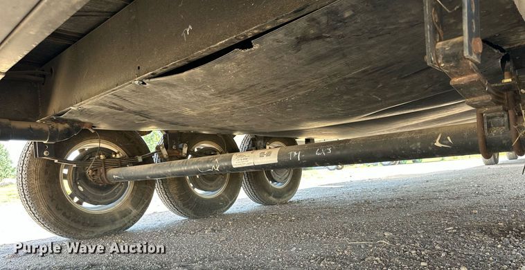 image for item NP9535 2010 Heartland Cyclone 3950  toy hauler camper