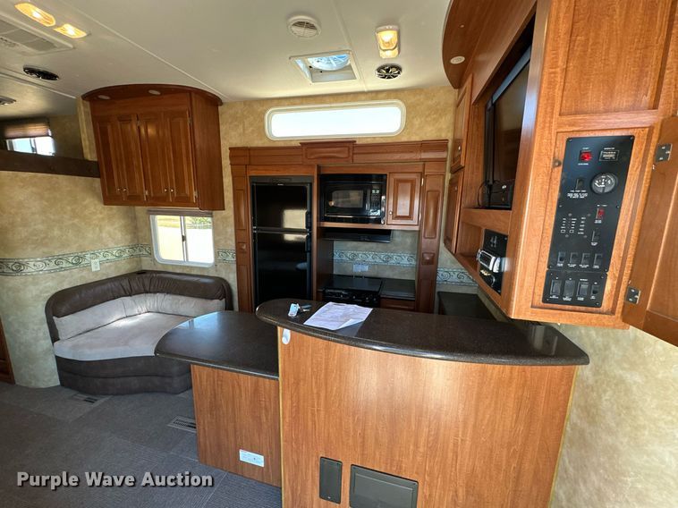 image for item NP9535 2010 Heartland Cyclone 3950  toy hauler camper