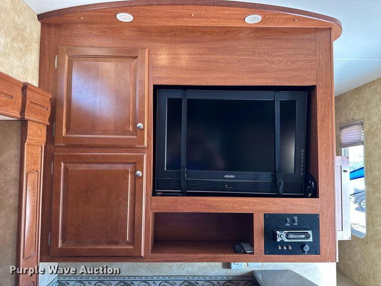 image for item NP9535 2010 Heartland Cyclone 3950  toy hauler camper