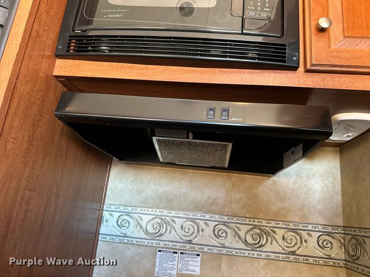 image for item NP9535 2010 Heartland Cyclone 3950  toy hauler camper