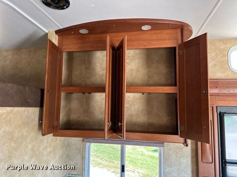 image for item NP9535 2010 Heartland Cyclone 3950  toy hauler camper