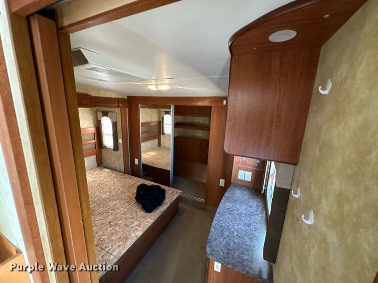 image for item NP9535 2010 Heartland Cyclone 3950  toy hauler camper