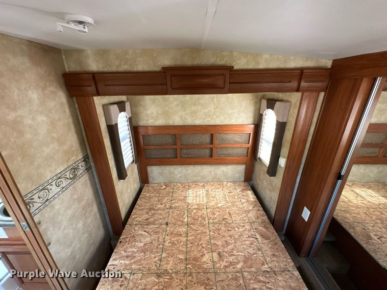 image for item NP9535 2010 Heartland Cyclone 3950  toy hauler camper