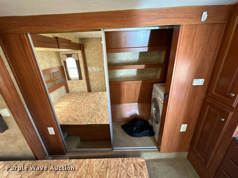 image for item NP9535 2010 Heartland Cyclone 3950  toy hauler camper