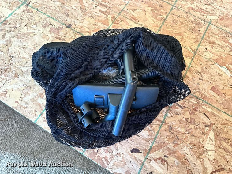 image for item NP9535 2010 Heartland Cyclone 3950  toy hauler camper