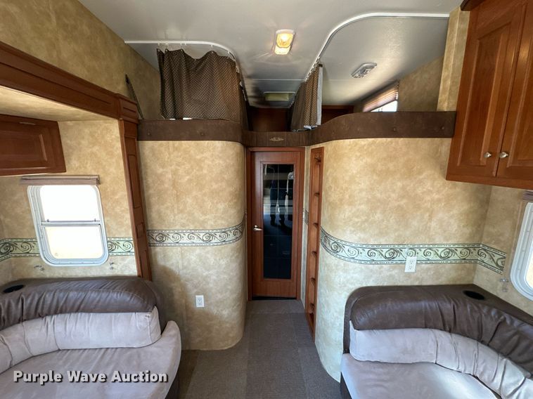 image for item NP9535 2010 Heartland Cyclone 3950  toy hauler camper