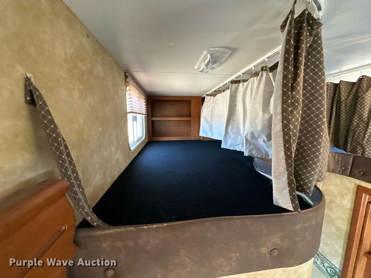 image for item NP9535 2010 Heartland Cyclone 3950  toy hauler camper