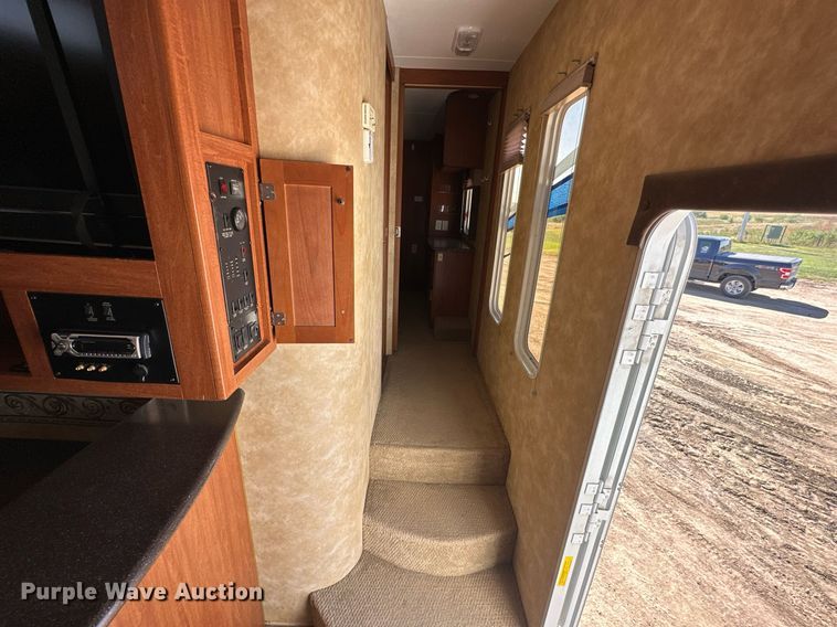 image for item NP9535 2010 Heartland Cyclone 3950  toy hauler camper