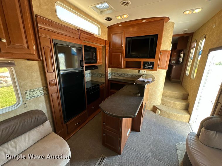 image for item NP9535 2010 Heartland Cyclone 3950  toy hauler camper