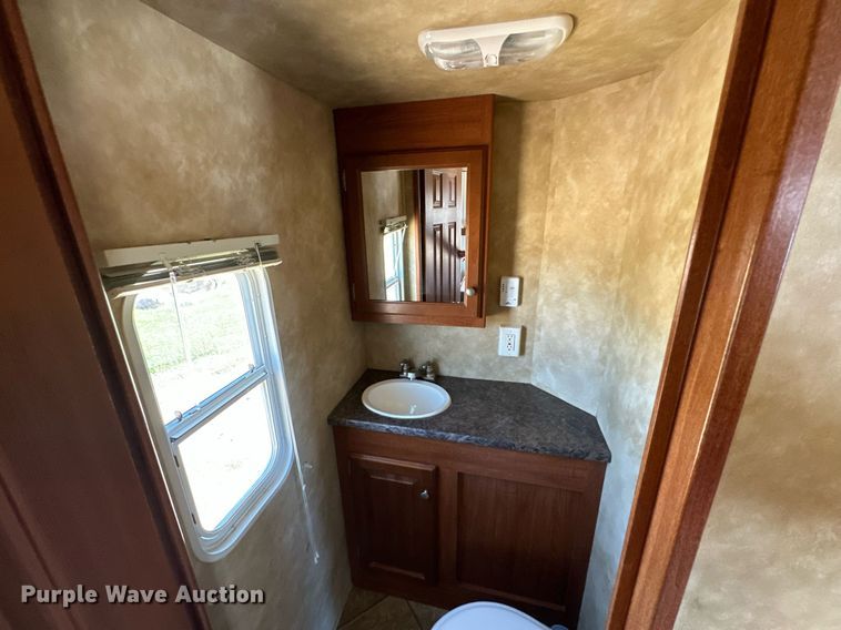 image for item NP9535 2010 Heartland Cyclone 3950  toy hauler camper