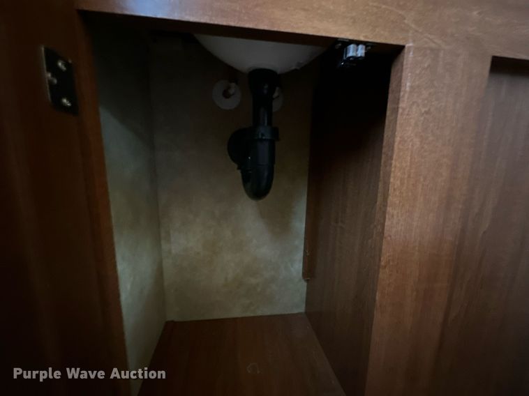 image for item NP9535 2010 Heartland Cyclone 3950  toy hauler camper