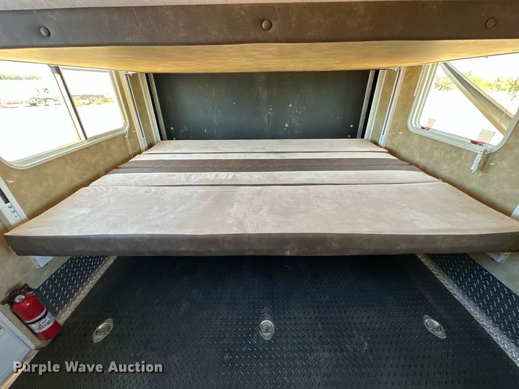 image for item NP9535 2010 Heartland Cyclone 3950  toy hauler camper