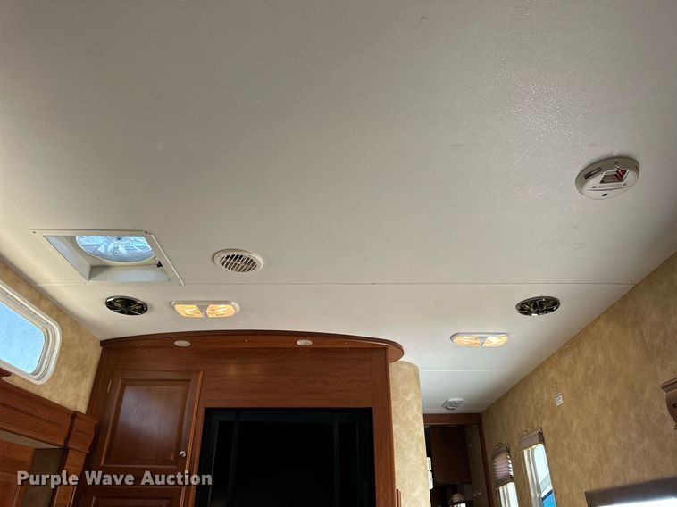 image for item NP9535 2010 Heartland Cyclone 3950  toy hauler camper