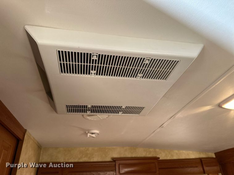 image for item NP9535 2010 Heartland Cyclone 3950  toy hauler camper