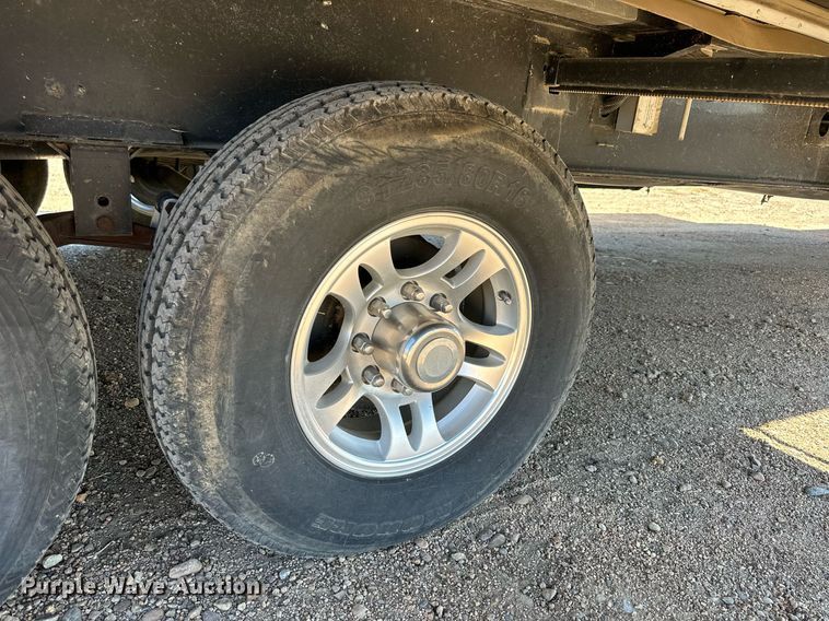 image for item NP9535 2010 Heartland Cyclone 3950  toy hauler camper