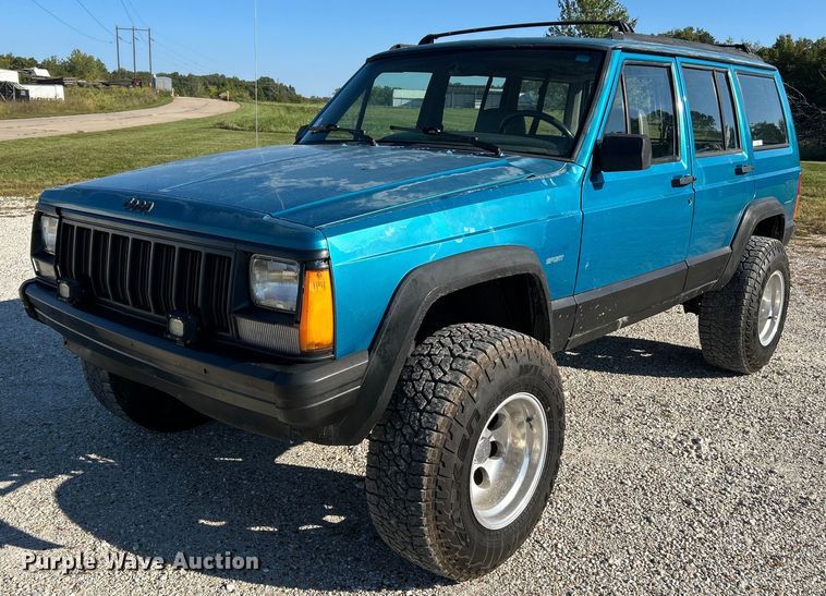 image for item NQ9790 1994 Jeep Cherokee Sport  SUV