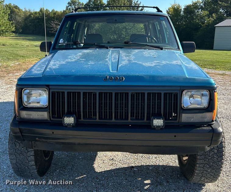 image for item NQ9790 1994 Jeep Cherokee Sport  SUV