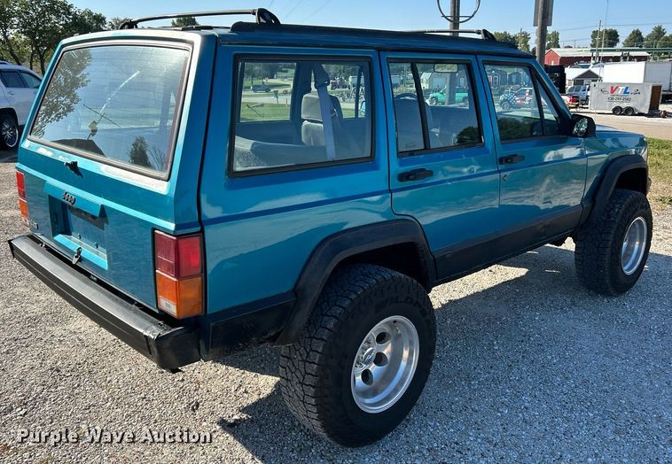 image for item NQ9790 1994 Jeep Cherokee Sport  SUV