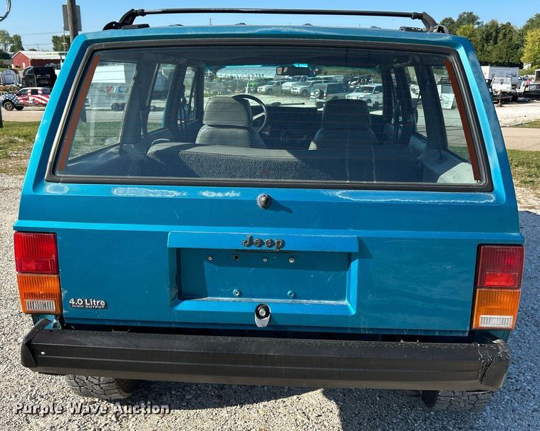 image for item NQ9790 1994 Jeep Cherokee Sport  SUV