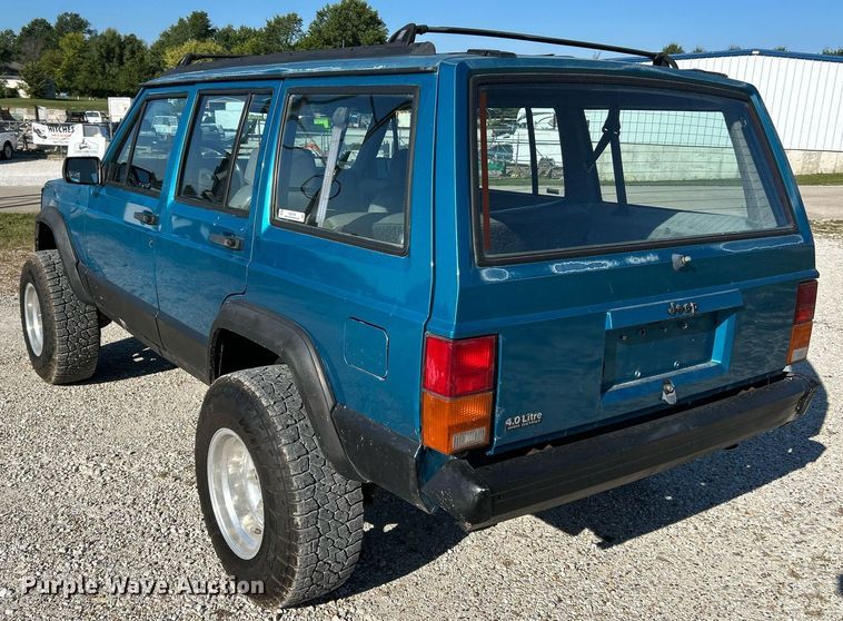 image for item NQ9790 1994 Jeep Cherokee Sport  SUV