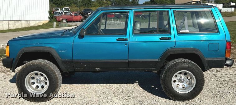 image for item NQ9790 1994 Jeep Cherokee Sport  SUV