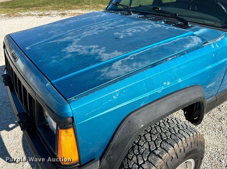 image for item NQ9790 1994 Jeep Cherokee Sport  SUV