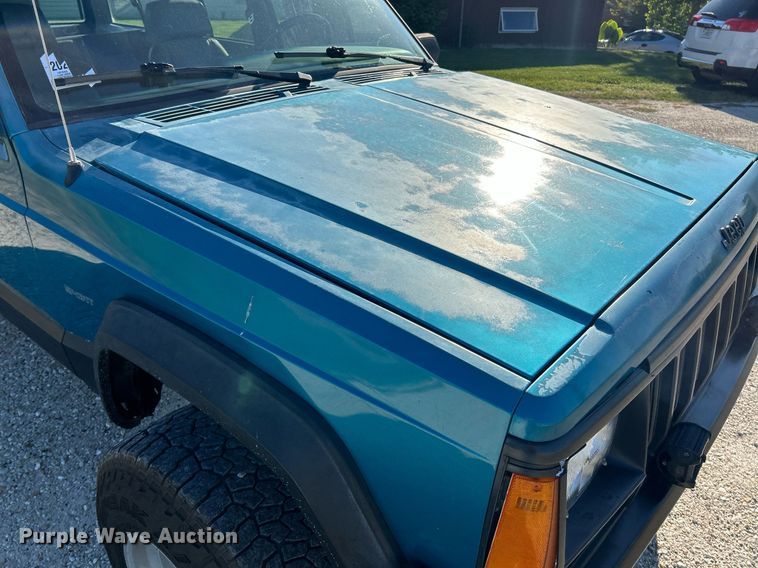 image for item NQ9790 1994 Jeep Cherokee Sport  SUV
