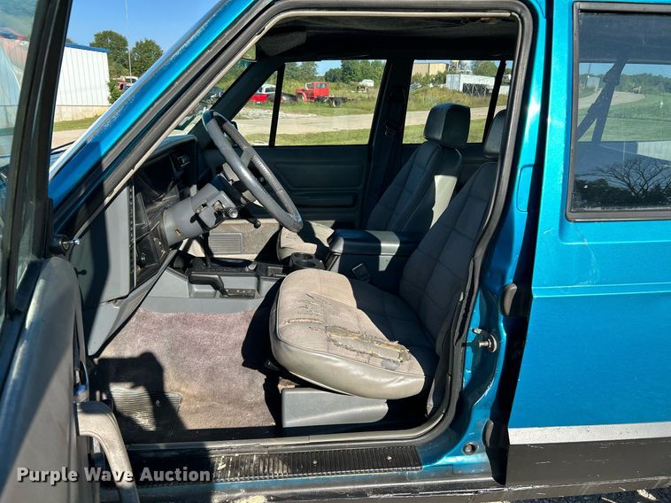 image for item NQ9790 1994 Jeep Cherokee Sport  SUV