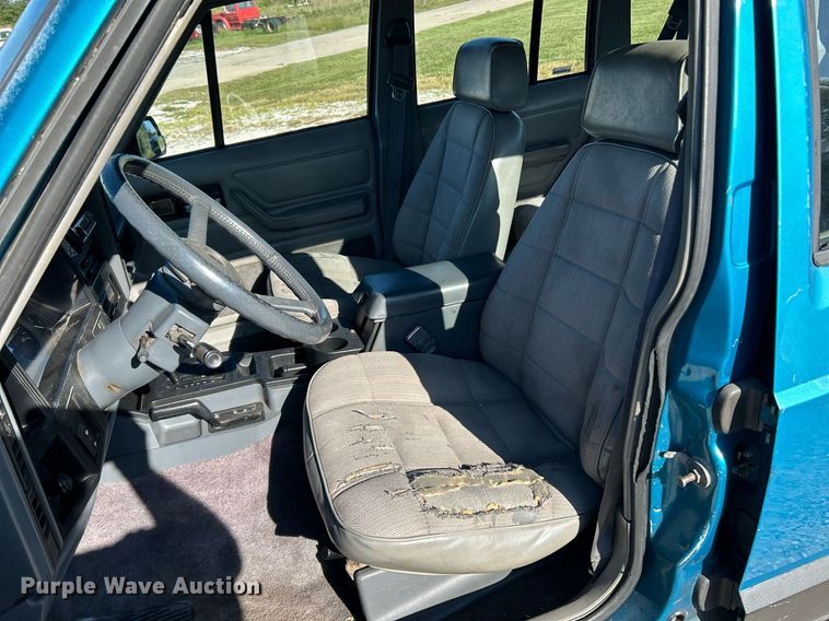 image for item NQ9790 1994 Jeep Cherokee Sport  SUV