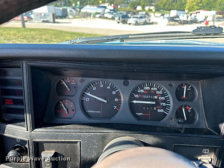 image for item NQ9790 1994 Jeep Cherokee Sport  SUV