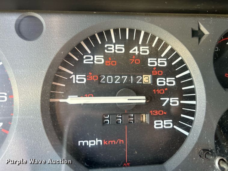 image for item NQ9790 1994 Jeep Cherokee Sport  SUV