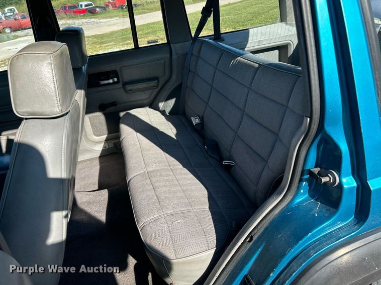 image for item NQ9790 1994 Jeep Cherokee Sport  SUV