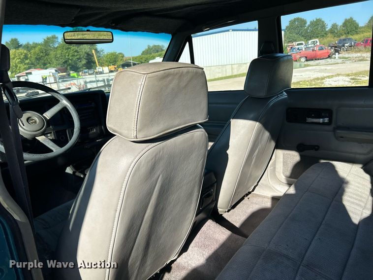 image for item NQ9790 1994 Jeep Cherokee Sport  SUV