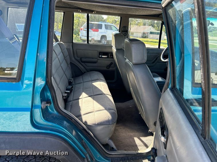 image for item NQ9790 1994 Jeep Cherokee Sport  SUV