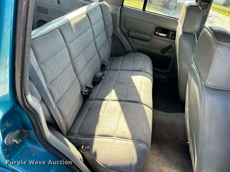 image for item NQ9790 1994 Jeep Cherokee Sport  SUV