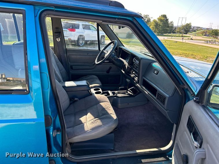 image for item NQ9790 1994 Jeep Cherokee Sport  SUV