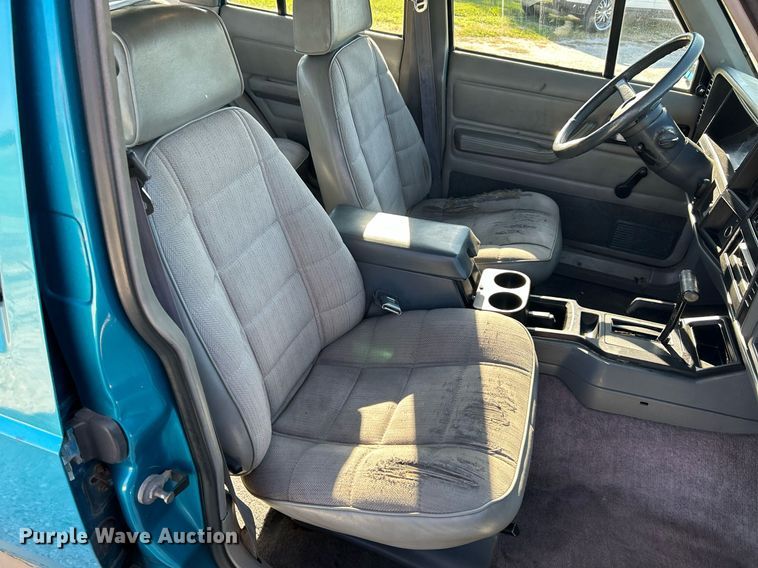 image for item NQ9790 1994 Jeep Cherokee Sport  SUV