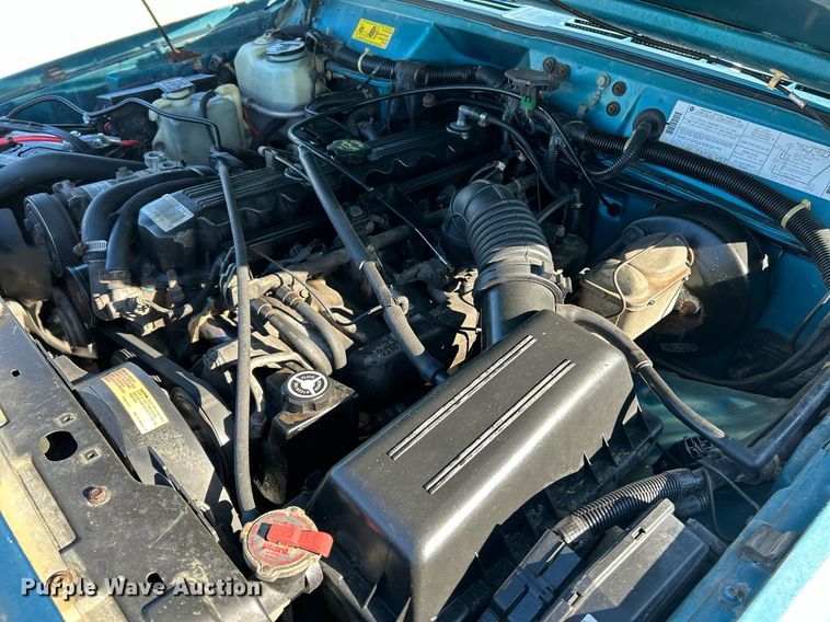 image for item NQ9790 1994 Jeep Cherokee Sport  SUV