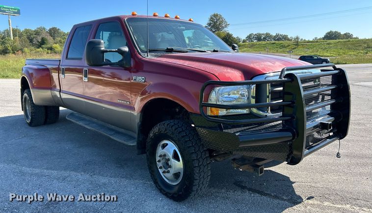 image for item NQ9791 2002 Ford  F350 Super Duty Crew Cab pickup truck