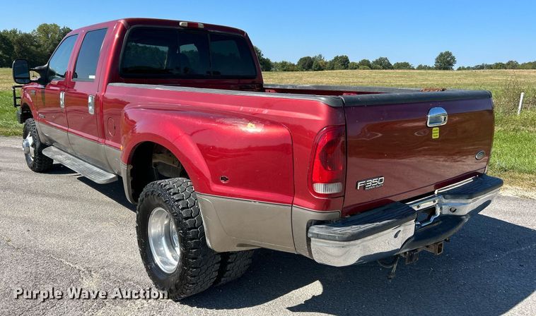 image for item NQ9791 2002 Ford  F350 Super Duty Crew Cab pickup truck